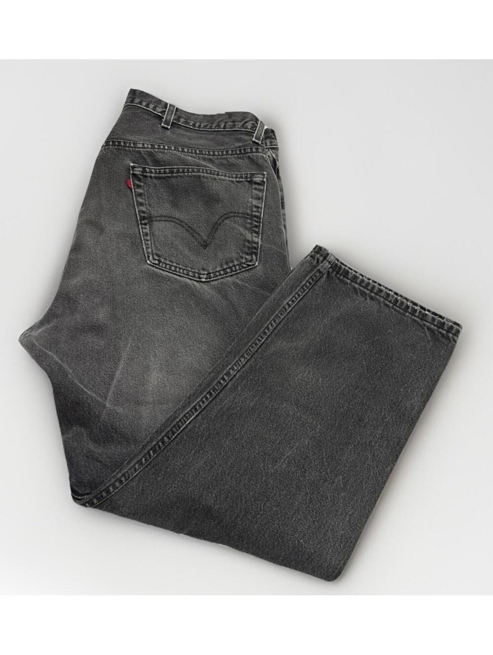 Men’s Vintage Black Levi Straight Leg Regular Fit Jeans Size 42x30